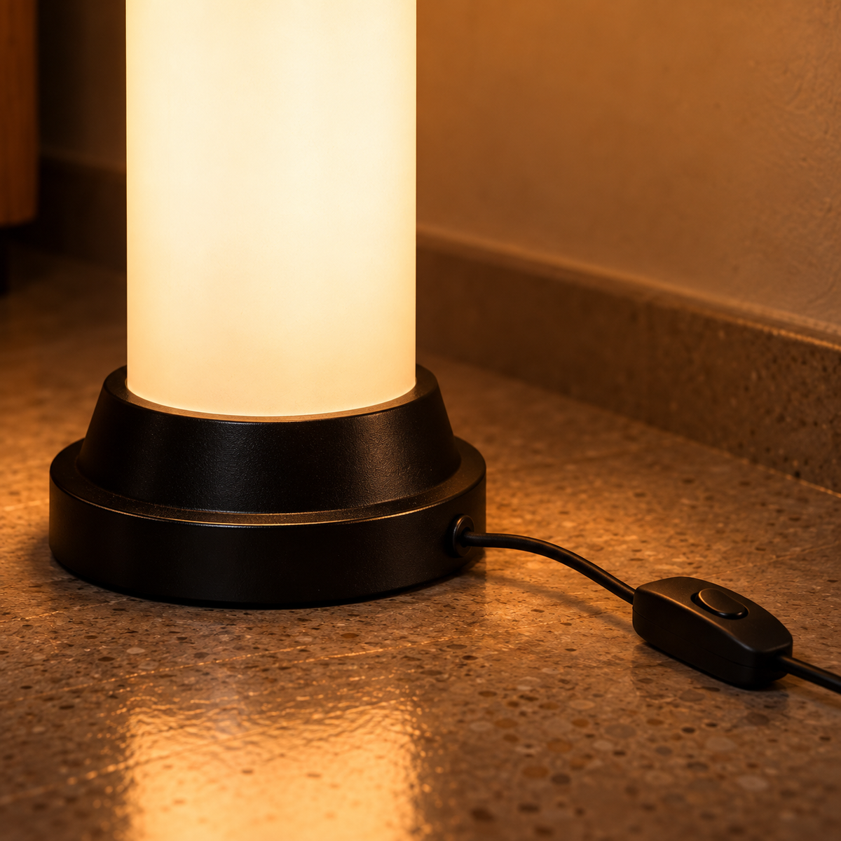 Glowelle™ – Minimalist Ambient Floor and Desk Light