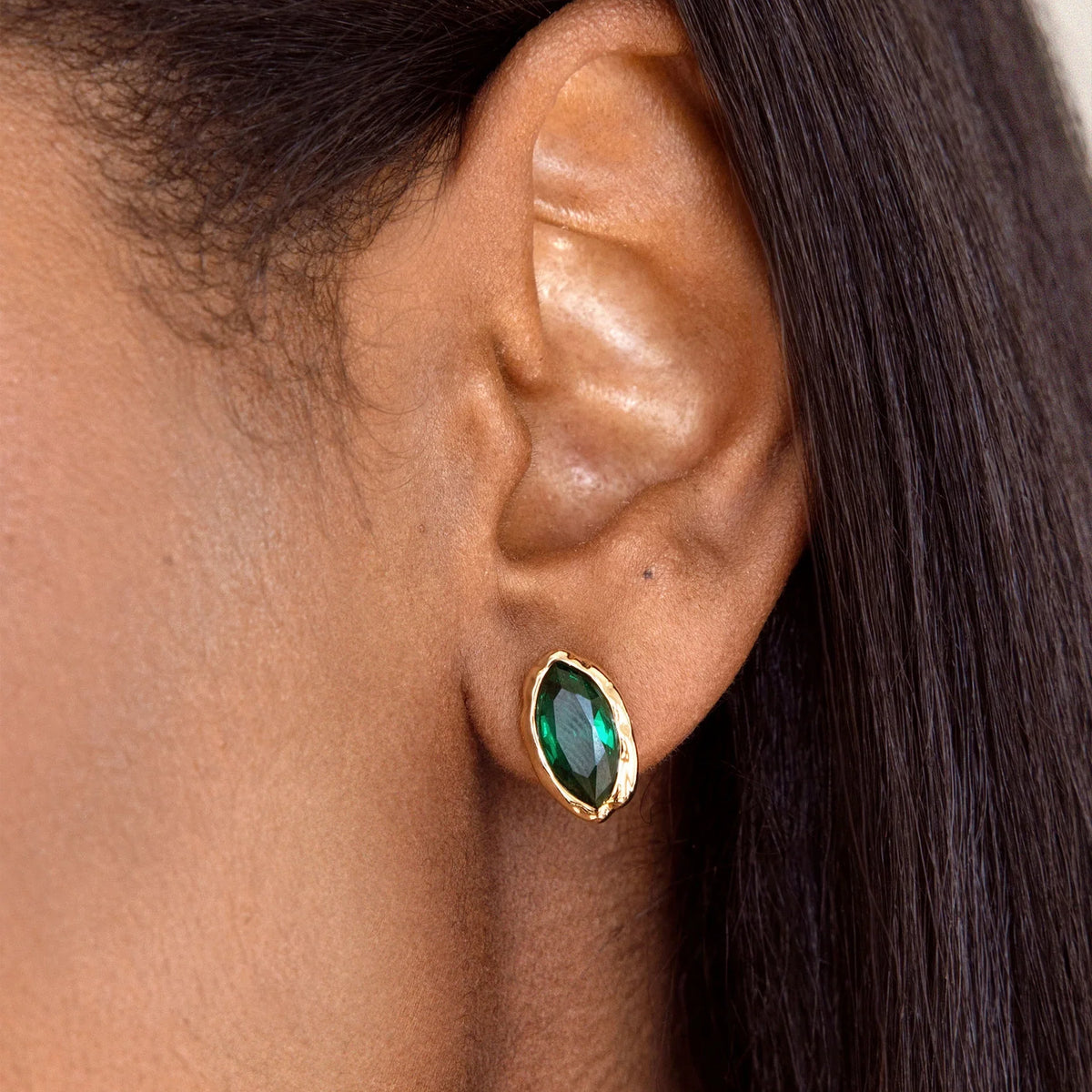 Velmira™ – Delicate Crystal Mini Stud Earrings