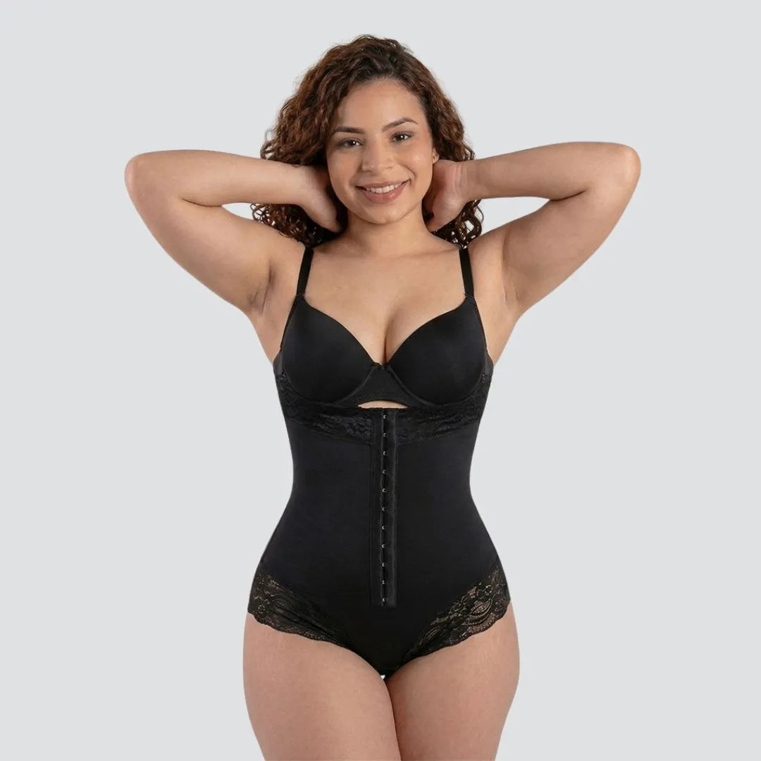 Curvevia™ – Strapless Body Shaper for a Smooth Silhouette