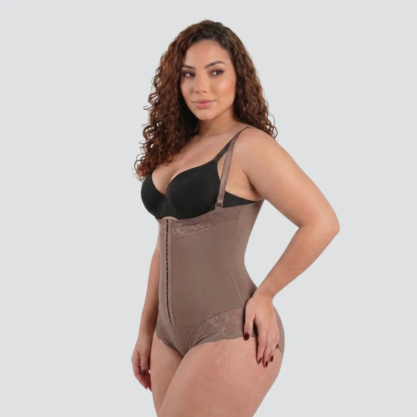 Curvevia™ – Strapless Body Shaper for a Smooth Silhouette